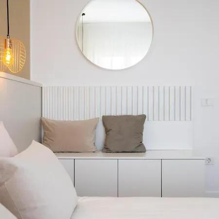 Fabulous 2bdr In Calea Victoriei